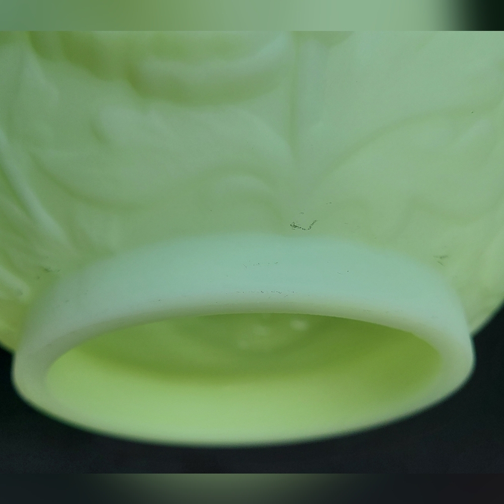Fenton Poppy Lamp Shade Custard Uranium - Picture 7 of 7